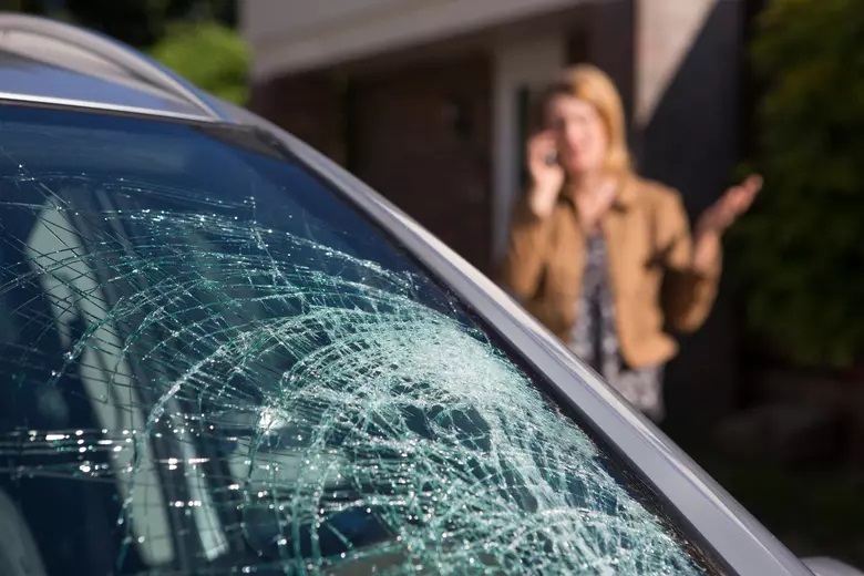 Cracked Windshield? Here’s Why Fast Replacement Matters in Minnesota and Wisconsin